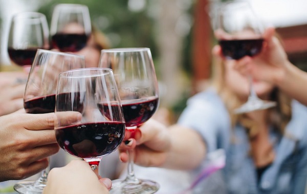 5 Ways You Can Tell The Wine Is Gone Bad